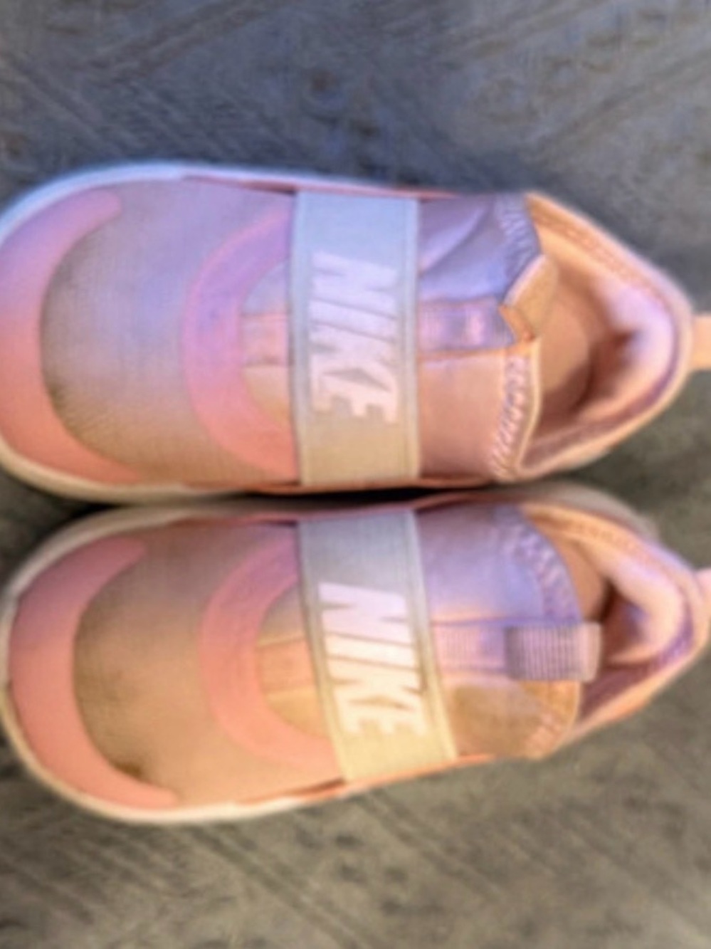 Nike Kids Pink Elastic Strap Slip-On Sneakers